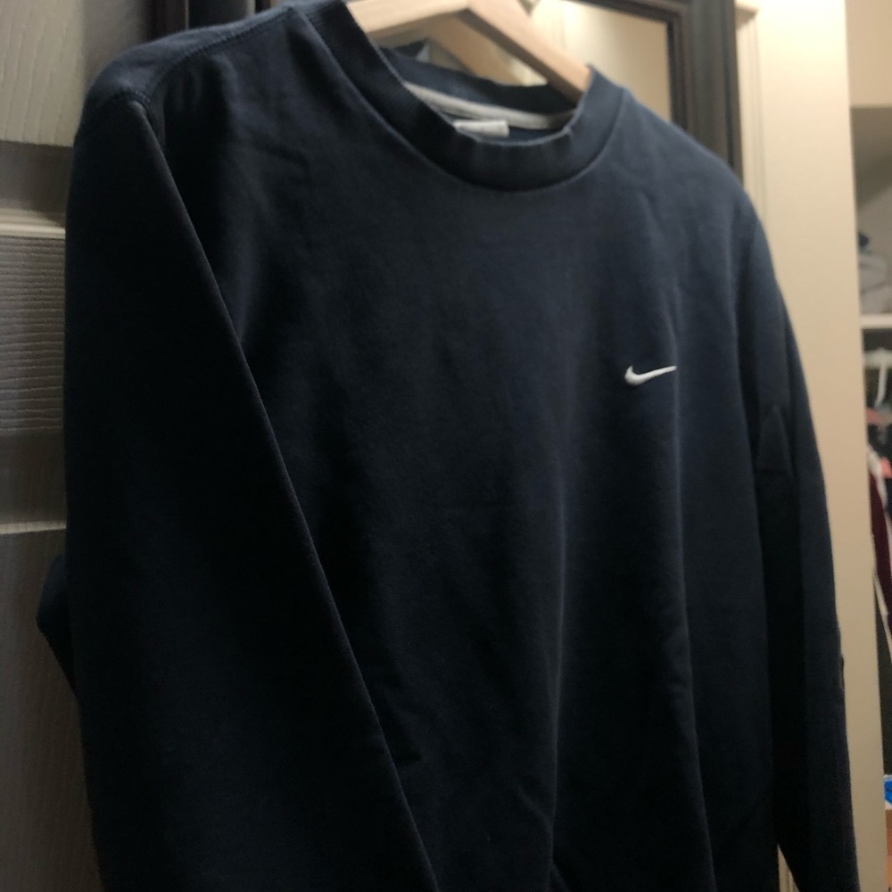 Small plain navy Nike sweater size small